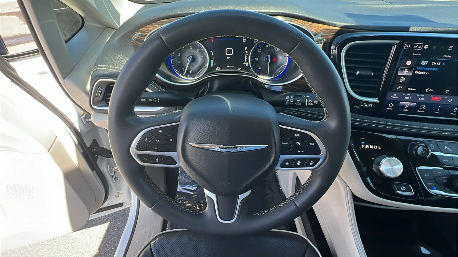 Thumbnail: 2023 Chrysler Pacifica - 18