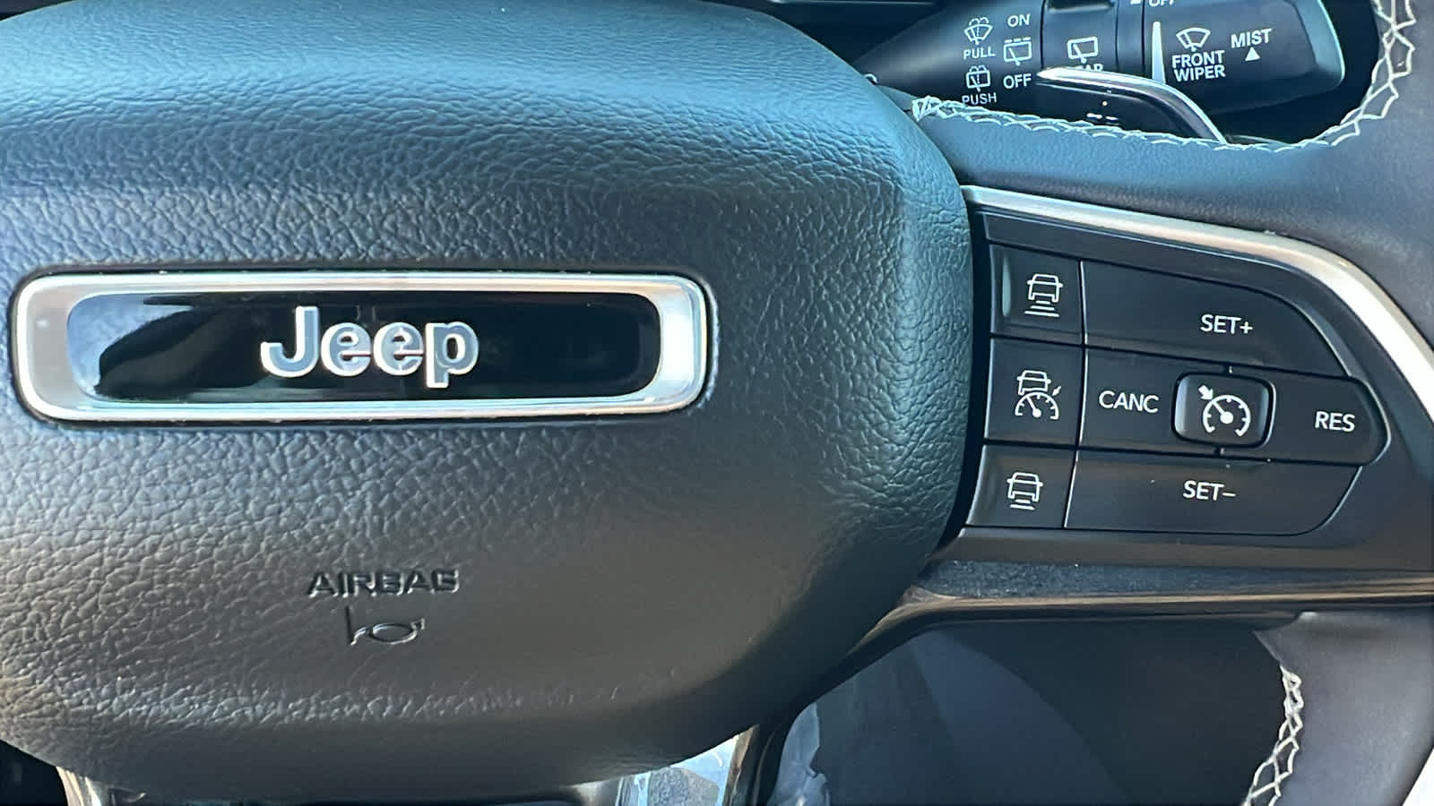 Thumbnail: 2023 Jeep Grand Cherokee - 20