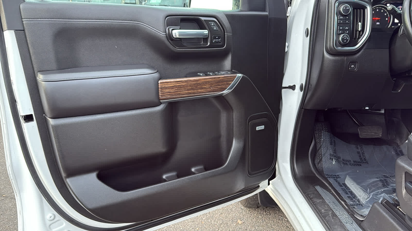 Thumbnail: 2022 Chevrolet Silverado 1500 - 23