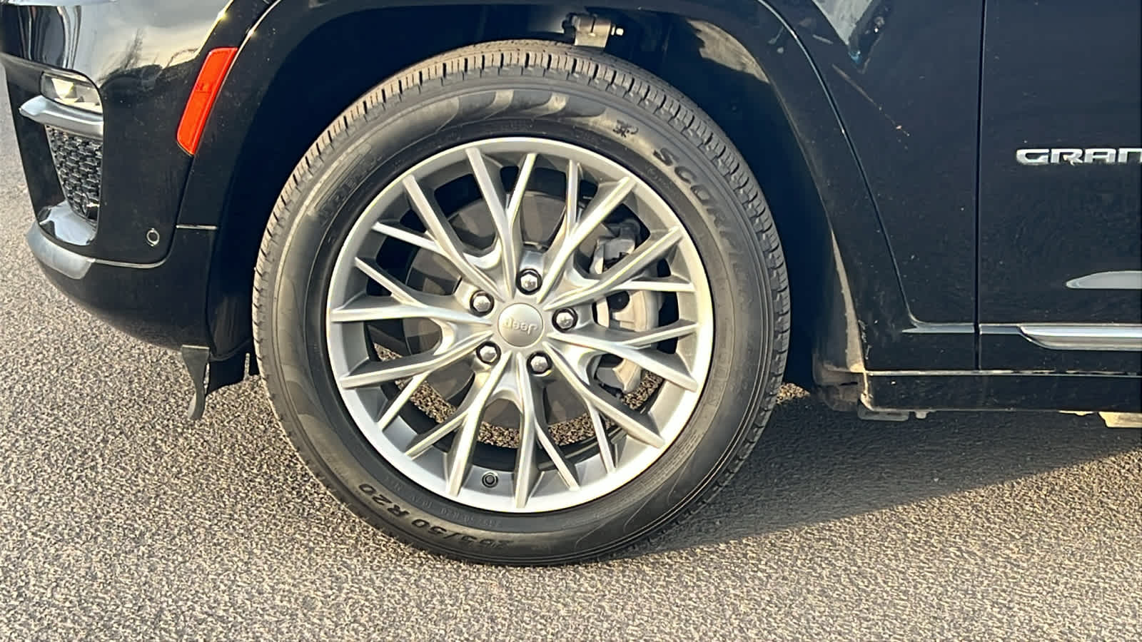 Thumbnail: 2022 Jeep Grand Cherokee - 9