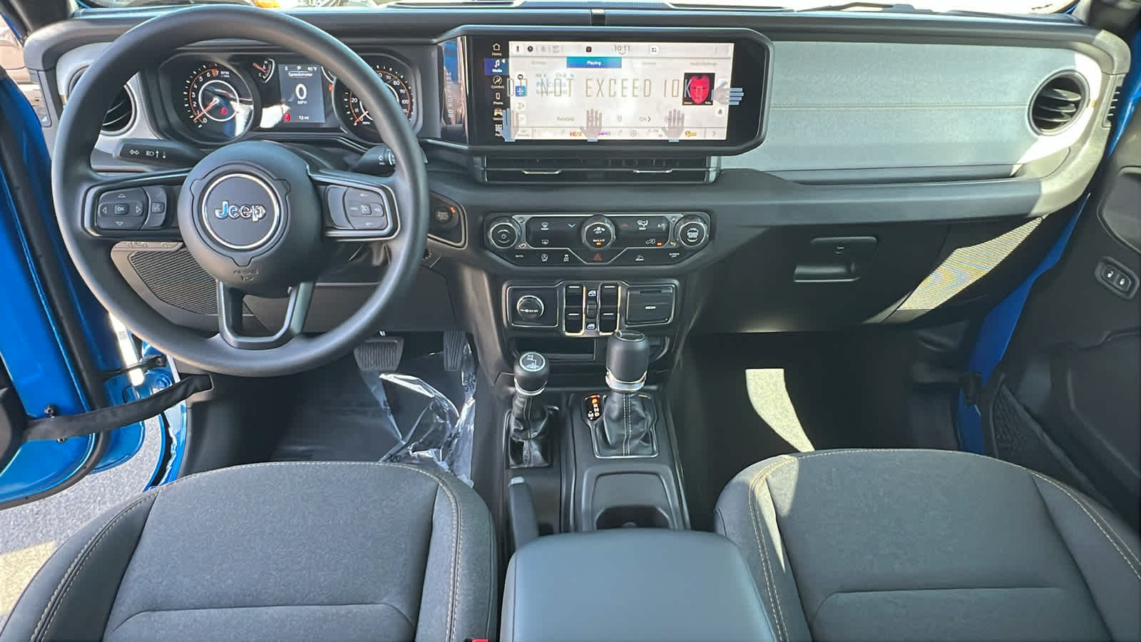 2025 Jeep Gladiator Nighthawk 26