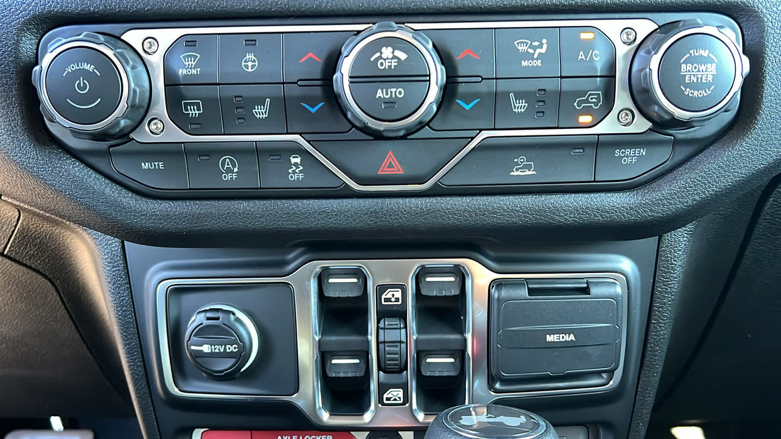 Thumbnail: 2026 Jeep Wrangler - 14