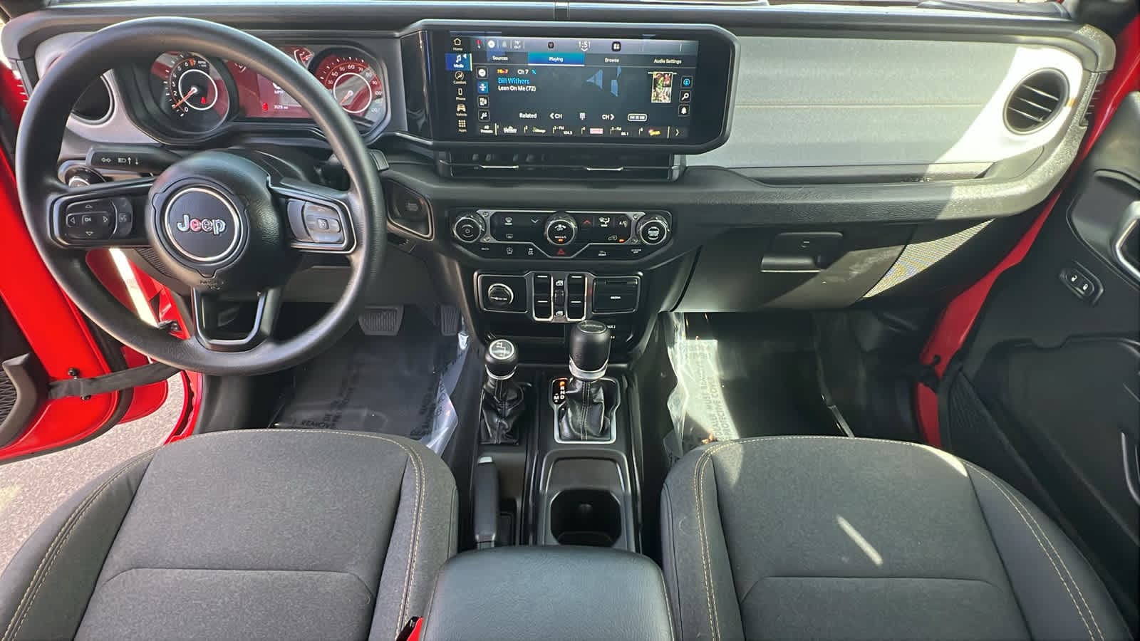 Thumbnail: 2025 Jeep Gladiator - 26