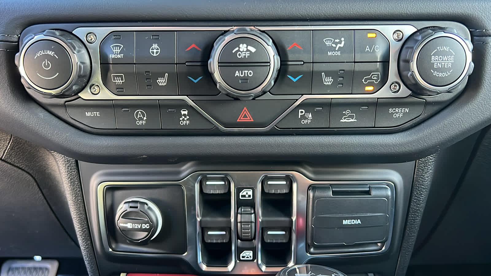 Thumbnail: 2026 Jeep Wrangler - 14