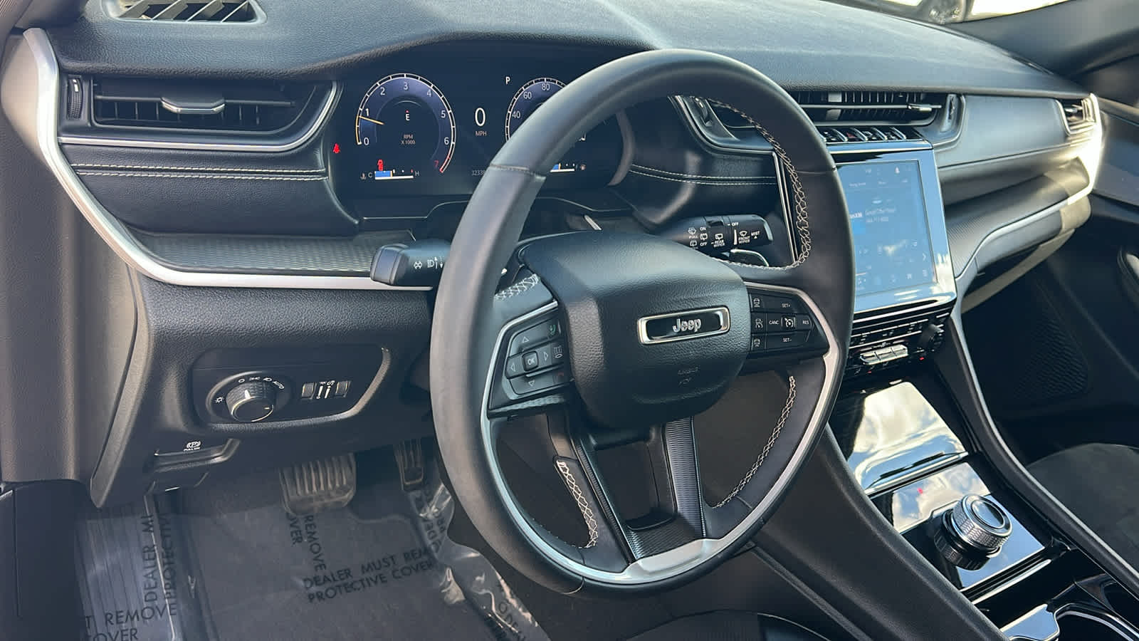 Thumbnail: 2023 Jeep Grand Cherokee - 10