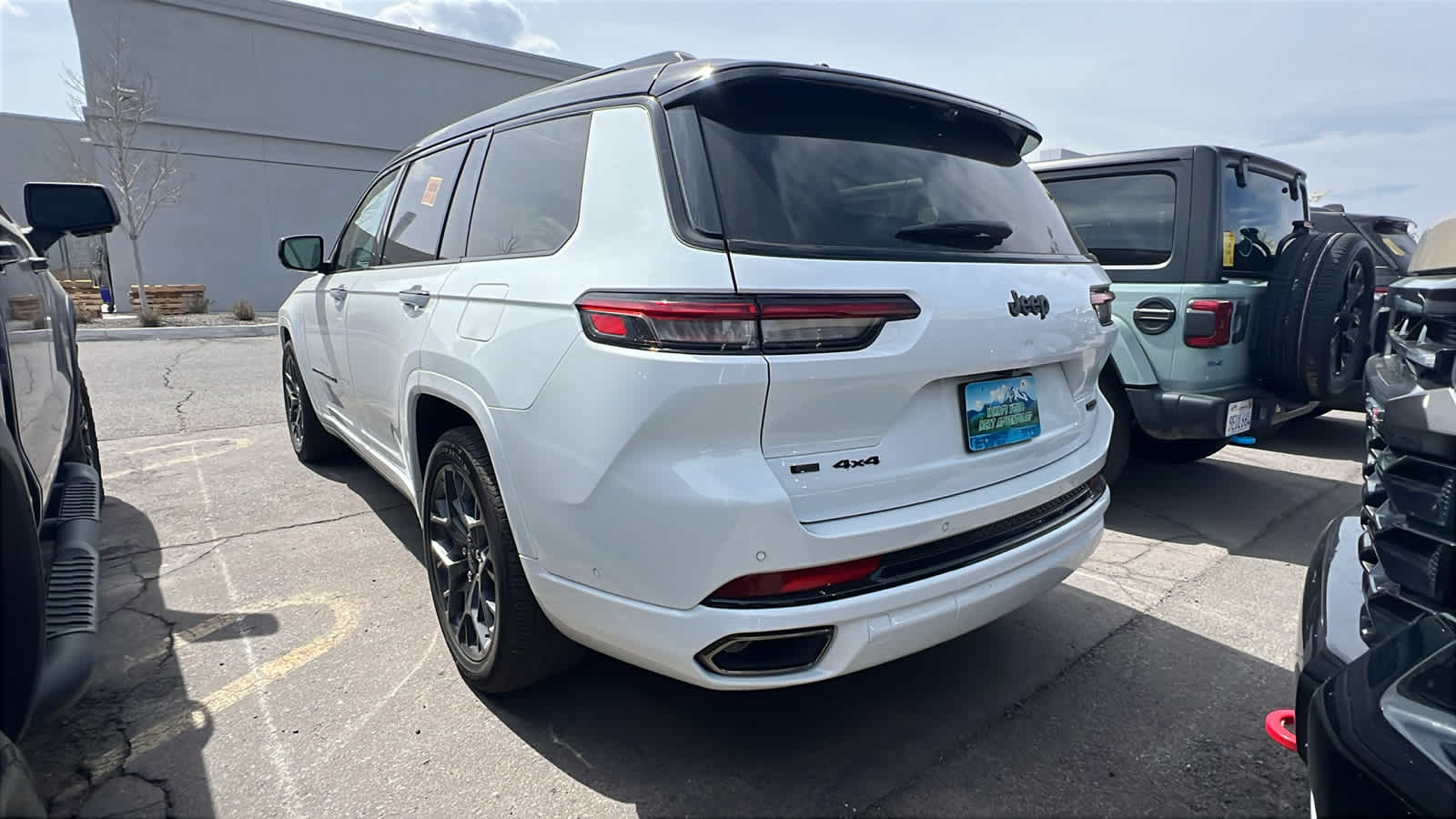 Thumbnail: 2023 Jeep Grand Cherokee - 7