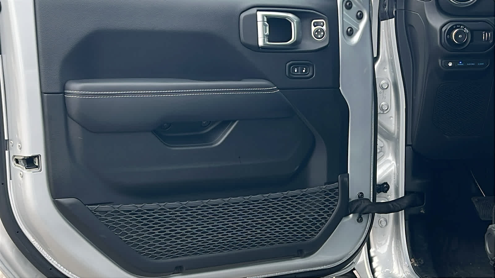 Thumbnail: 2023 Jeep Wrangler - 23