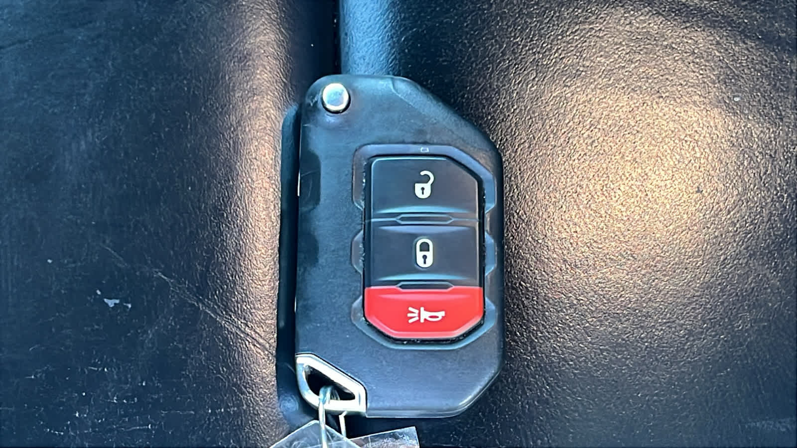 Thumbnail: 2022 Jeep Wrangler - 29