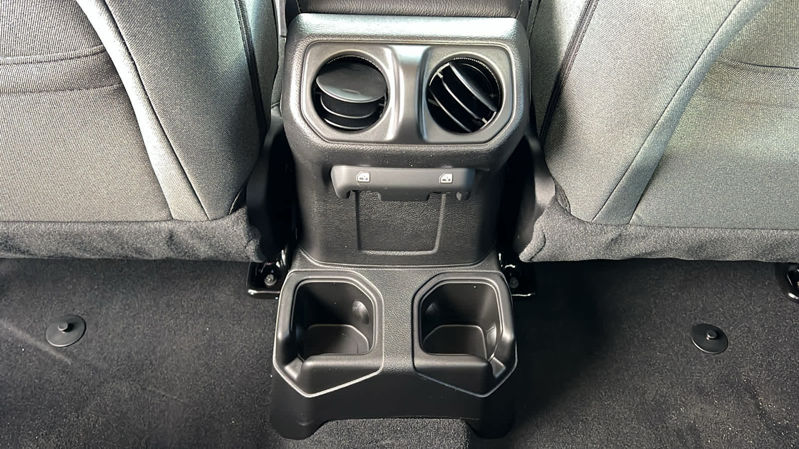 Thumbnail: 2026 Jeep Gladiator - 25