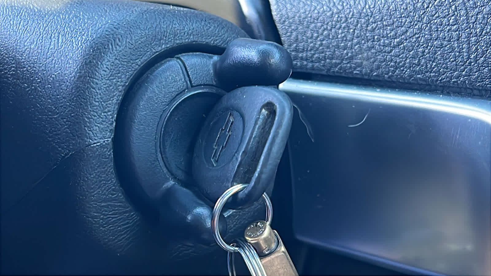 Thumbnail: 2005 Chevrolet SSR - 16