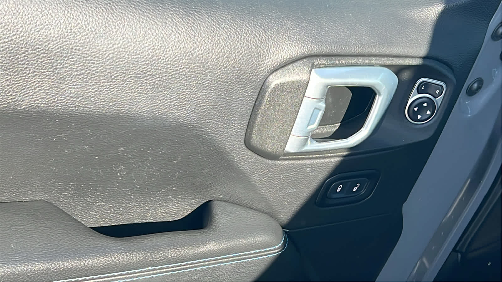 Thumbnail: 2021 Jeep Wrangler - 22