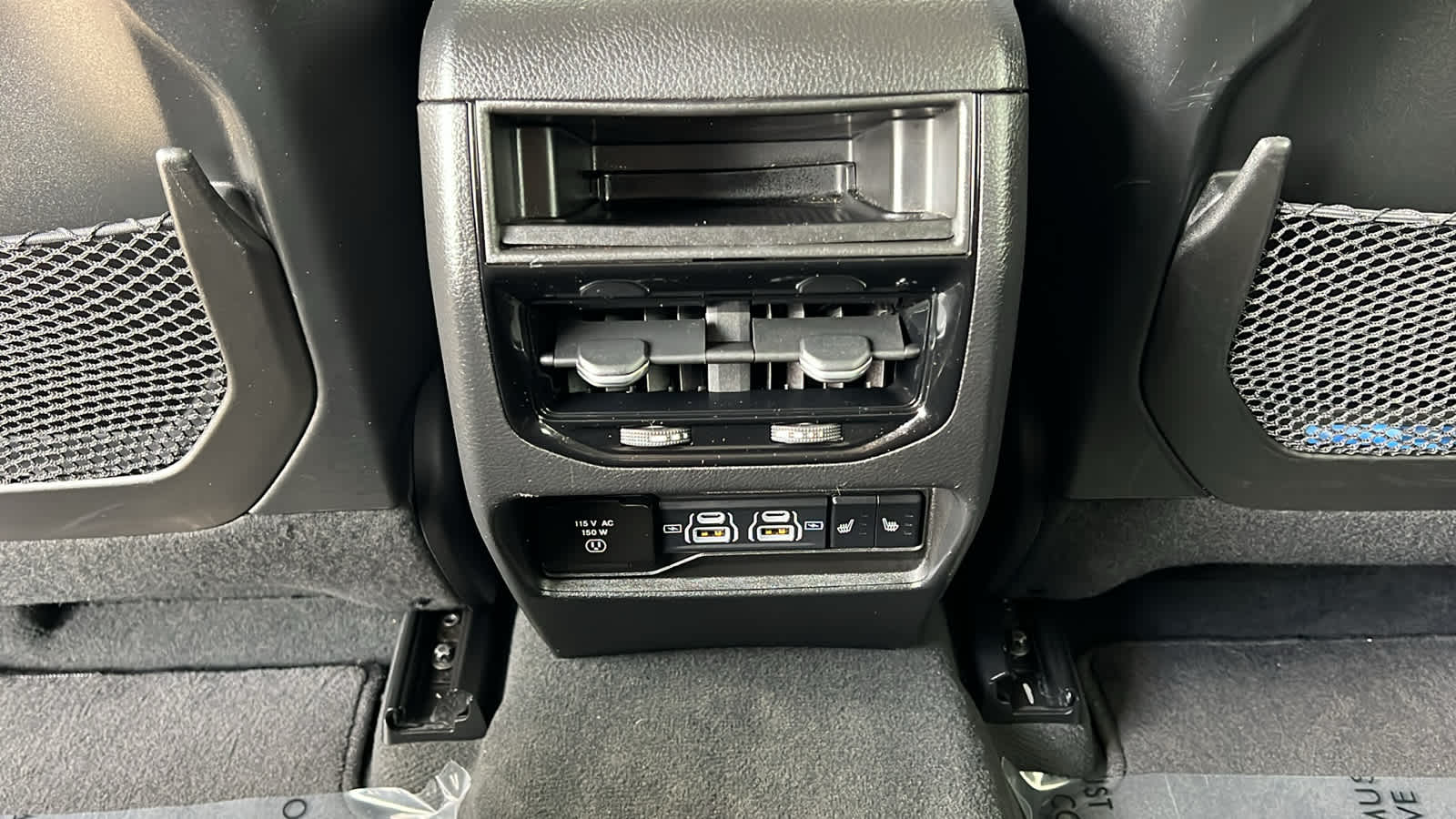 Thumbnail: 2022 Jeep Grand Cherokee - 25