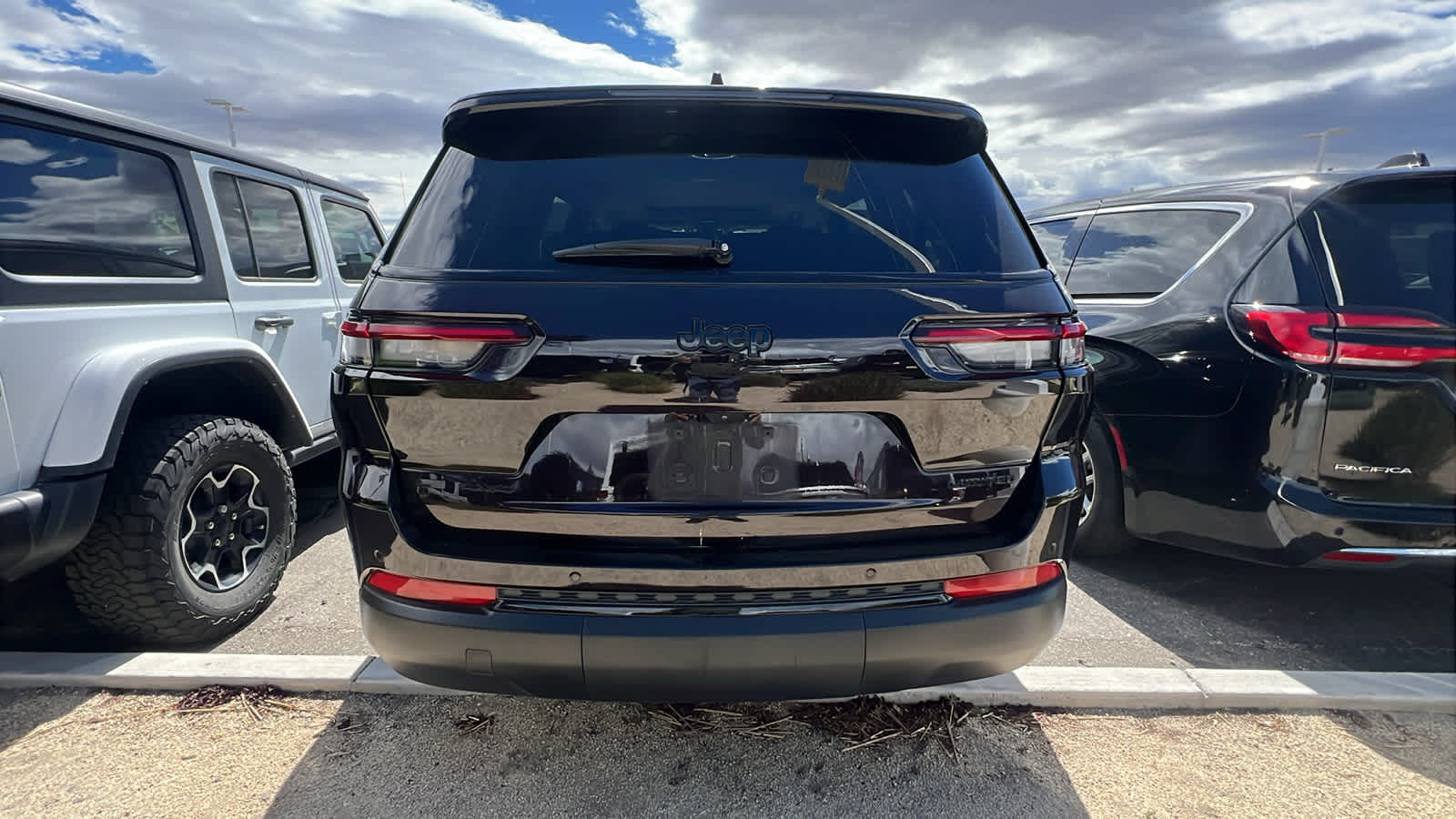 Thumbnail: 2022 Jeep Grand Cherokee L - 4