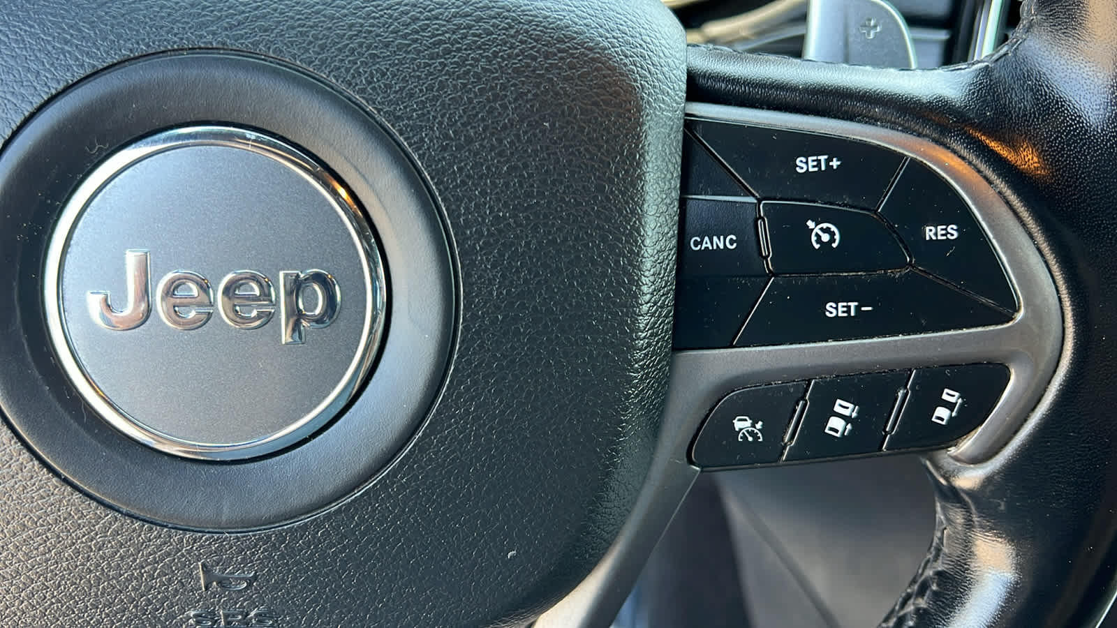 Thumbnail: 2021 Jeep Grand Cherokee - 20