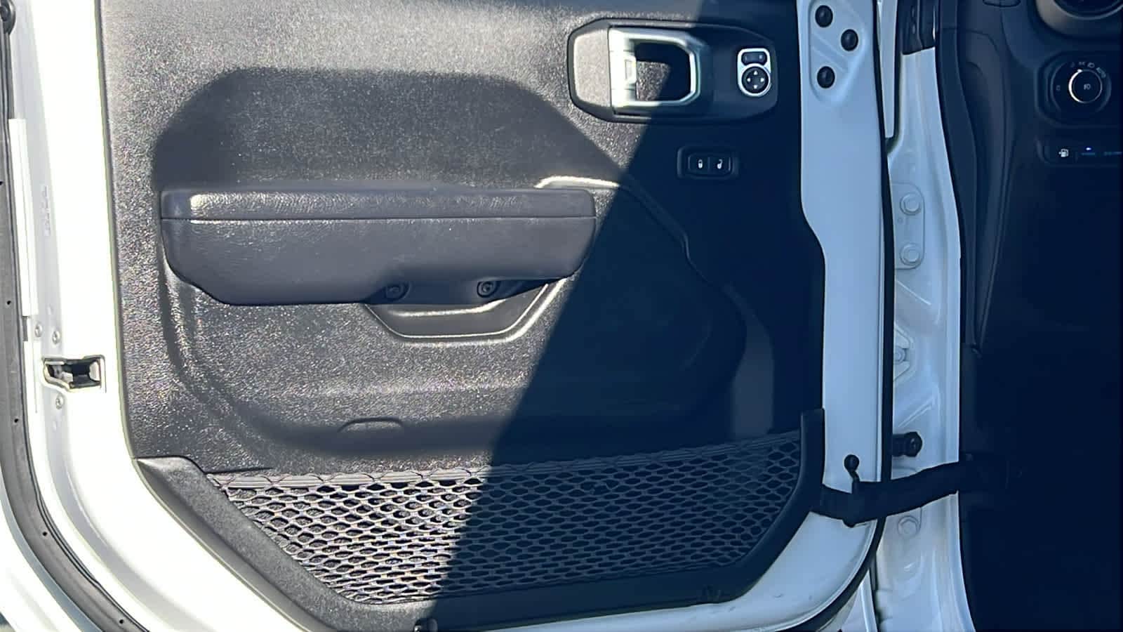 Thumbnail: 2023 Jeep Wrangler - 23