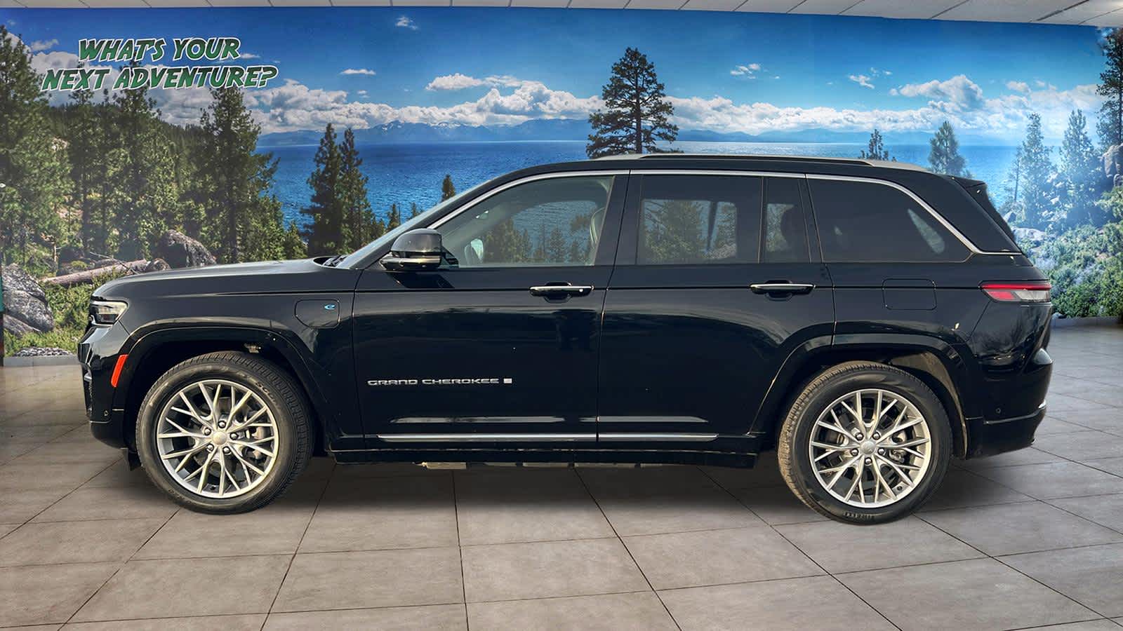 Thumbnail: 2022 Jeep Grand Cherokee - 8