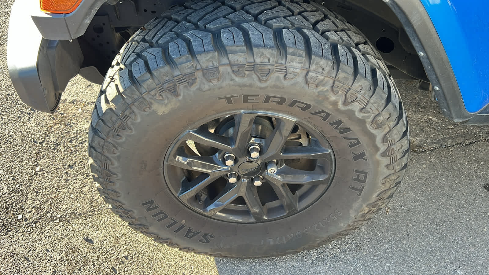 Thumbnail: 2022 Jeep Gladiator - 5