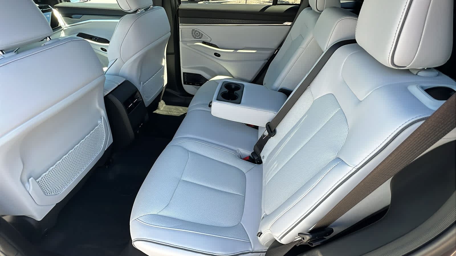 Thumbnail: 2025 Jeep Wagoneer S - 24