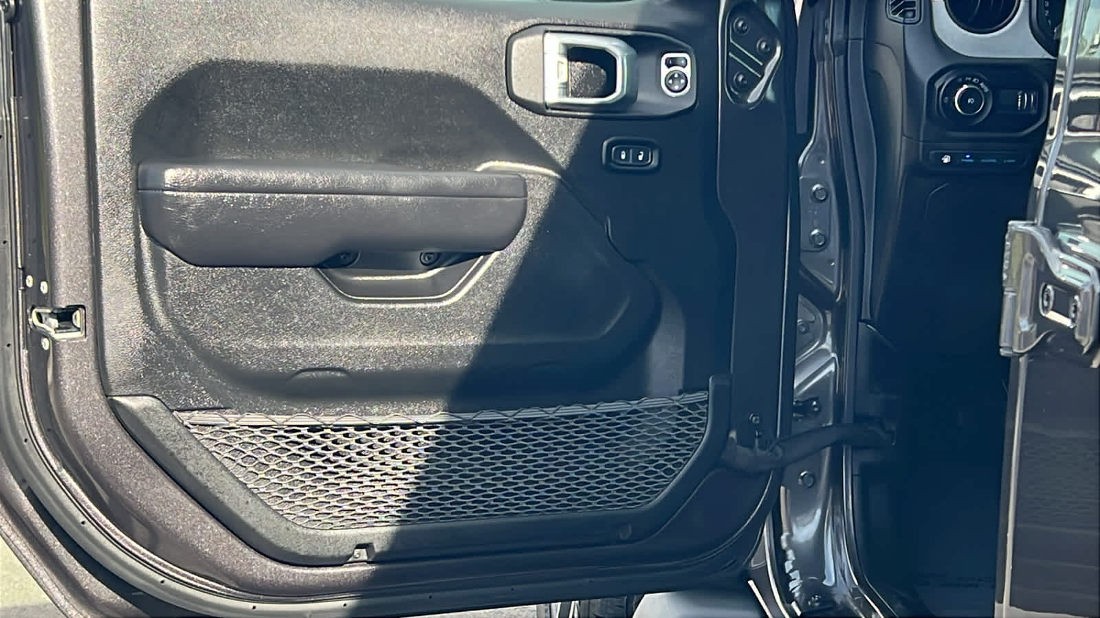 Thumbnail: 2024 Jeep Wrangler - 23