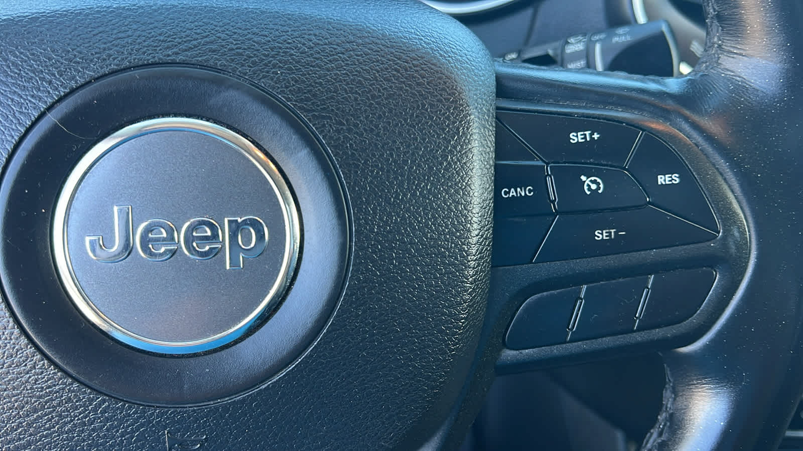 Thumbnail: 2019 Jeep Cherokee - 20