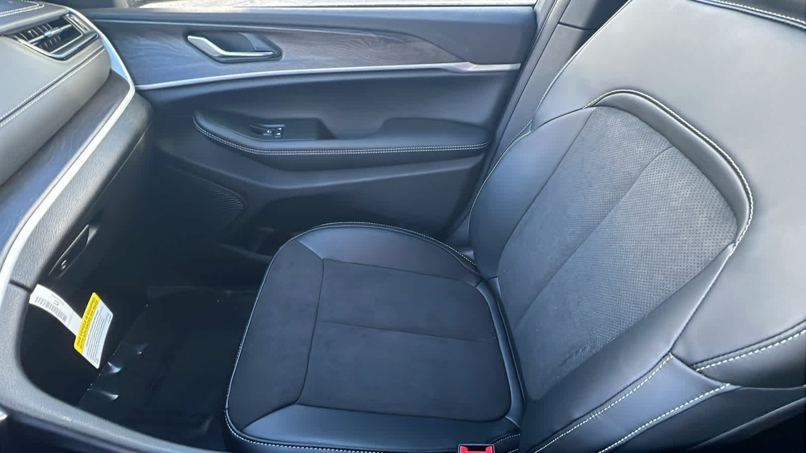 Thumbnail: 2026 Jeep Grand Cherokee - 12