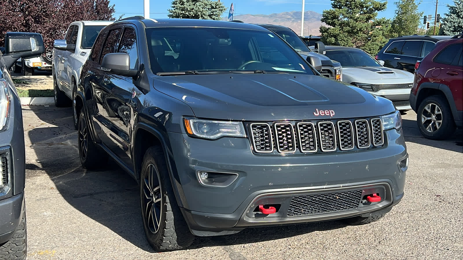 Thumbnail: 2017 Jeep Grand Cherokee - 3