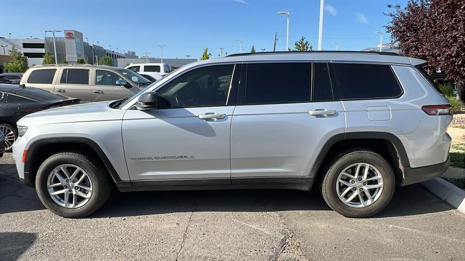 2021 Jeep Grand Cherokee L Laredo 5
