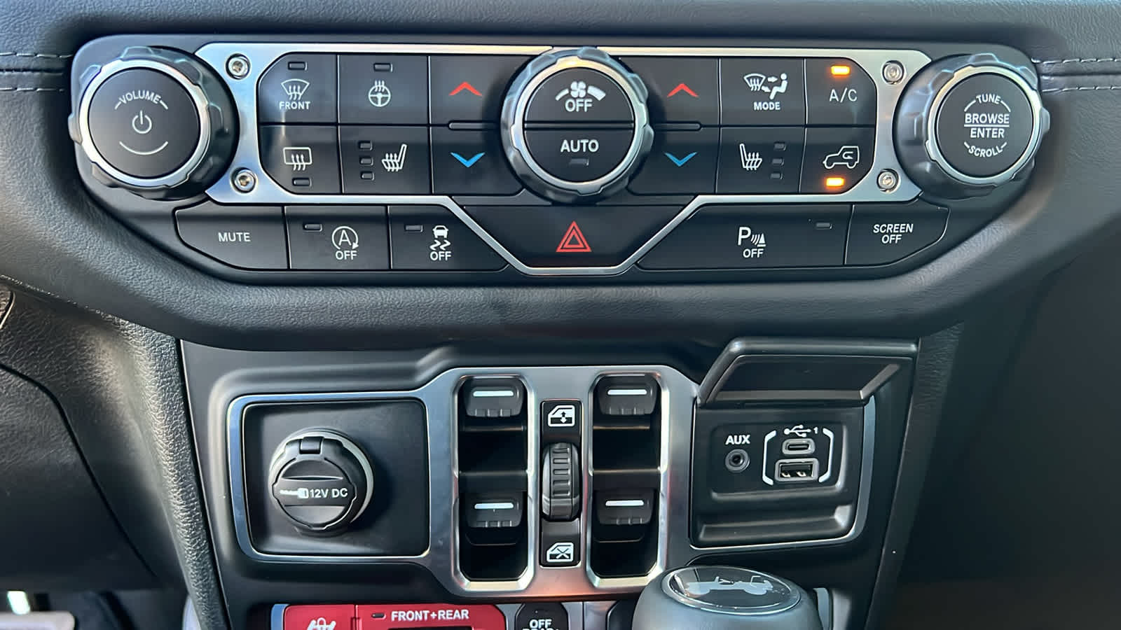 Thumbnail: 2025 Jeep Wrangler - 14