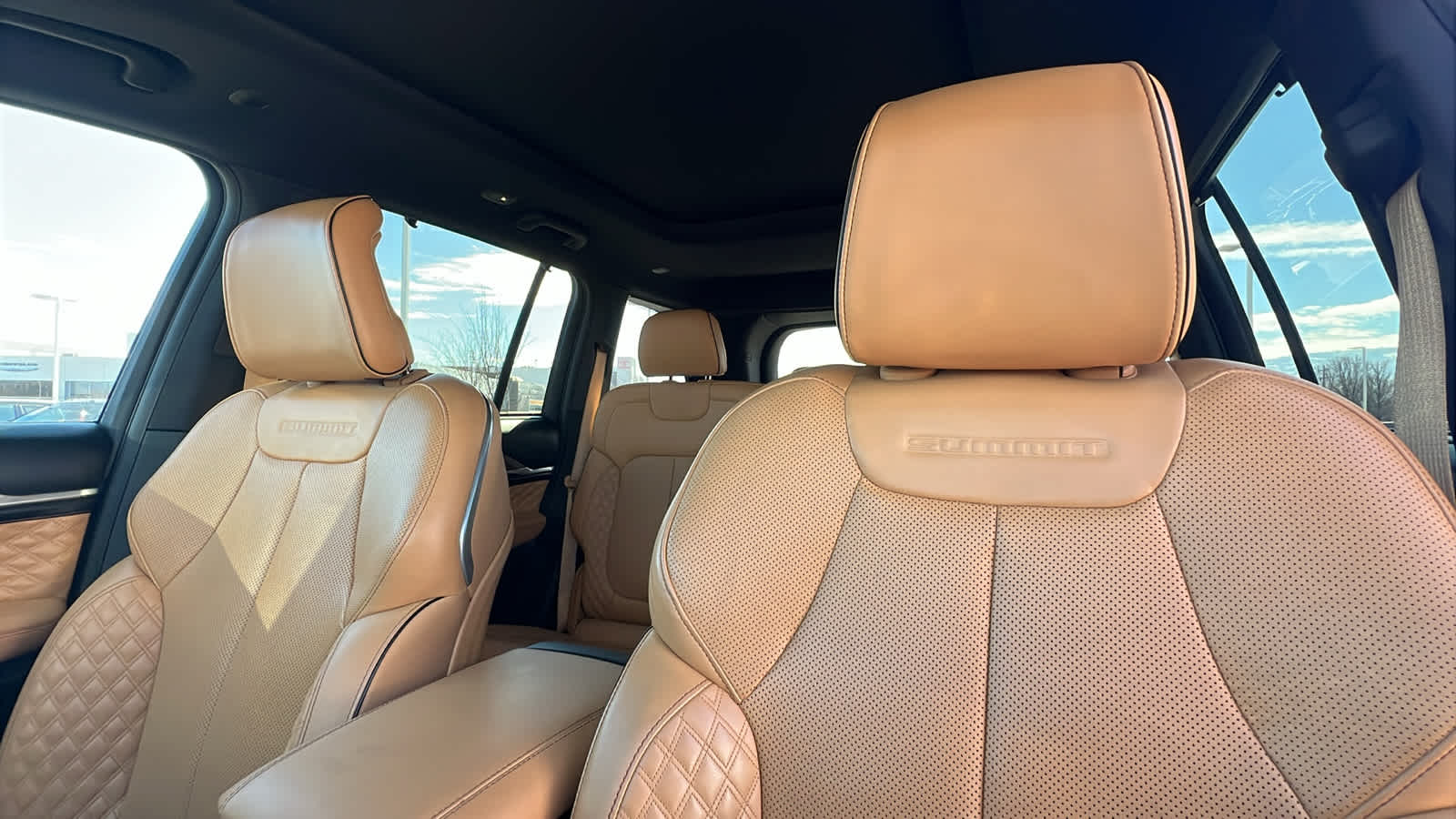 Thumbnail: 2022 Jeep Grand Cherokee - 11