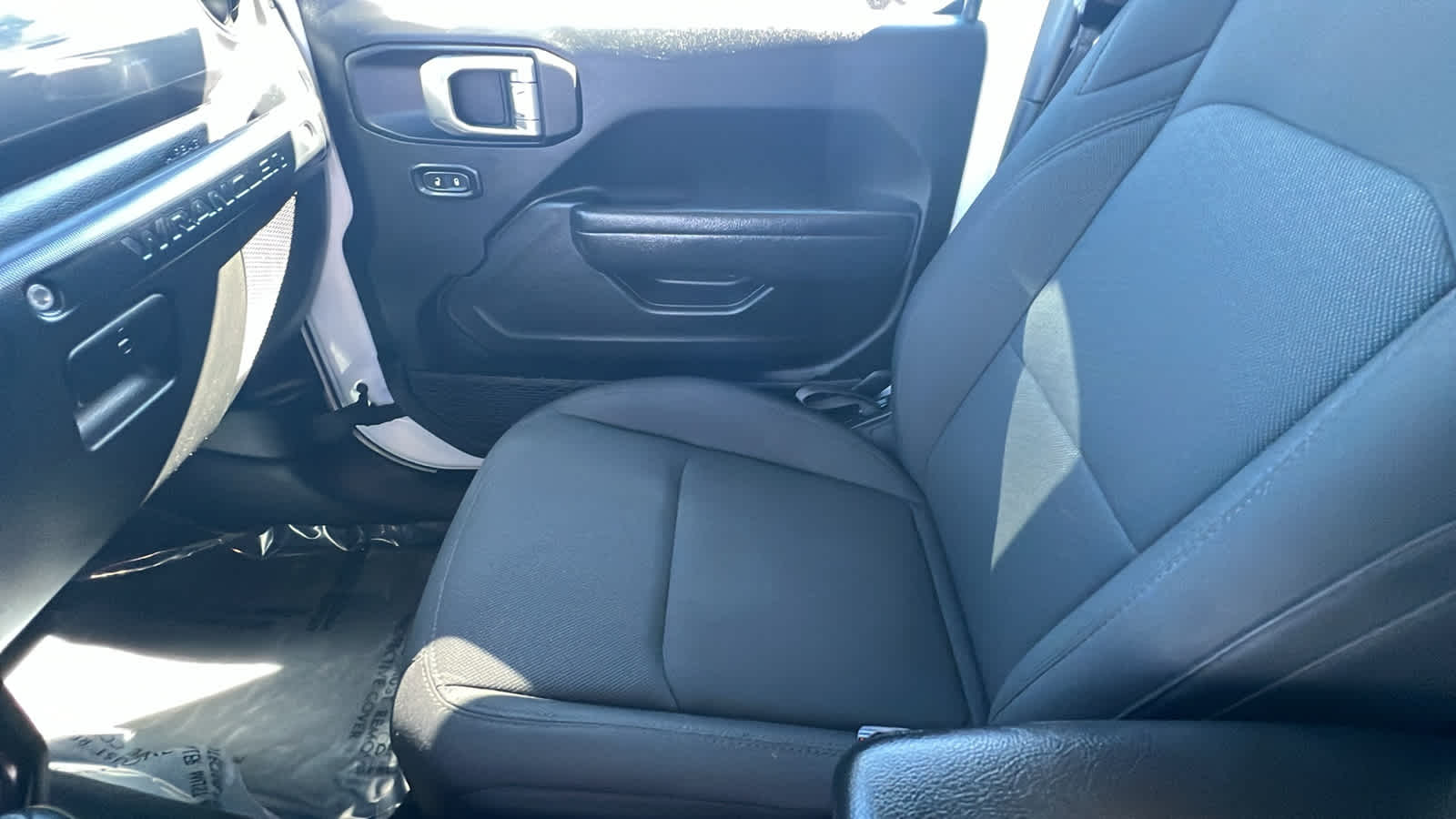 Thumbnail: 2022 Jeep Wrangler - 12