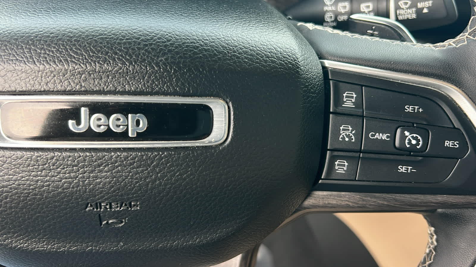 Thumbnail: 2023 Jeep Grand Cherokee - 20