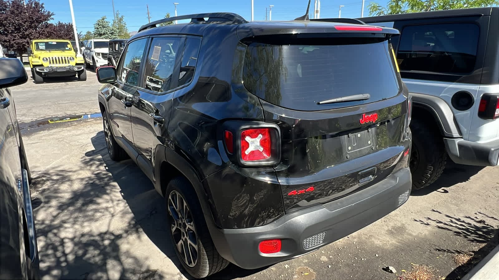 Thumbnail: 2023 Jeep Renegade - 9