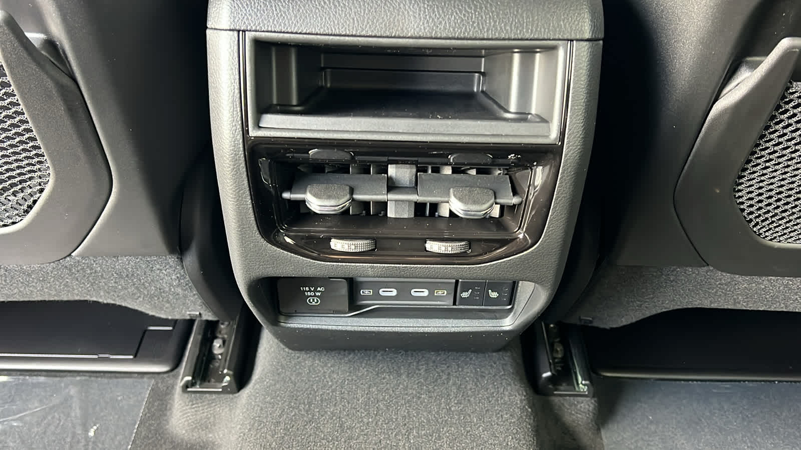 Thumbnail: 2026 Jeep Grand Cherokee - 25