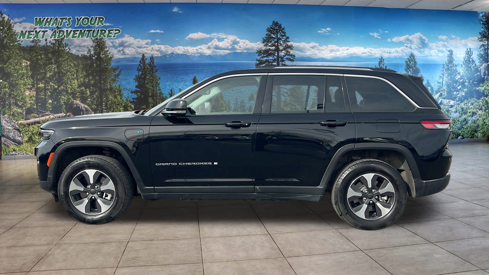 Thumbnail: 2022 Jeep Grand Cherokee - 8