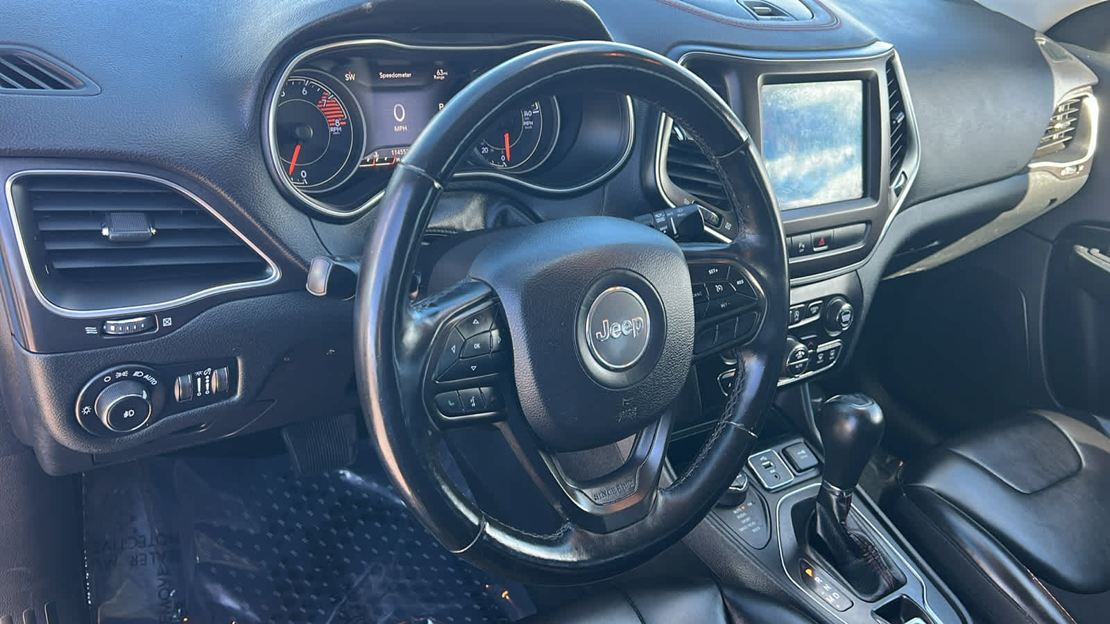 Thumbnail: 2019 Jeep Cherokee - 10