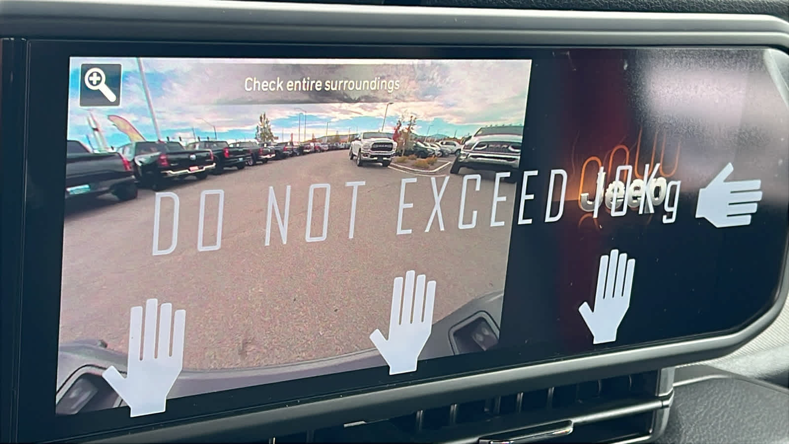 Thumbnail: 2025 Jeep Gladiator - 16