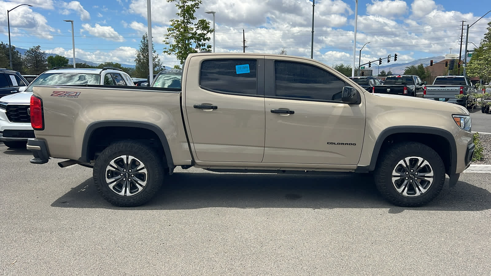 Thumbnail: 2022 Chevrolet Colorado - 4