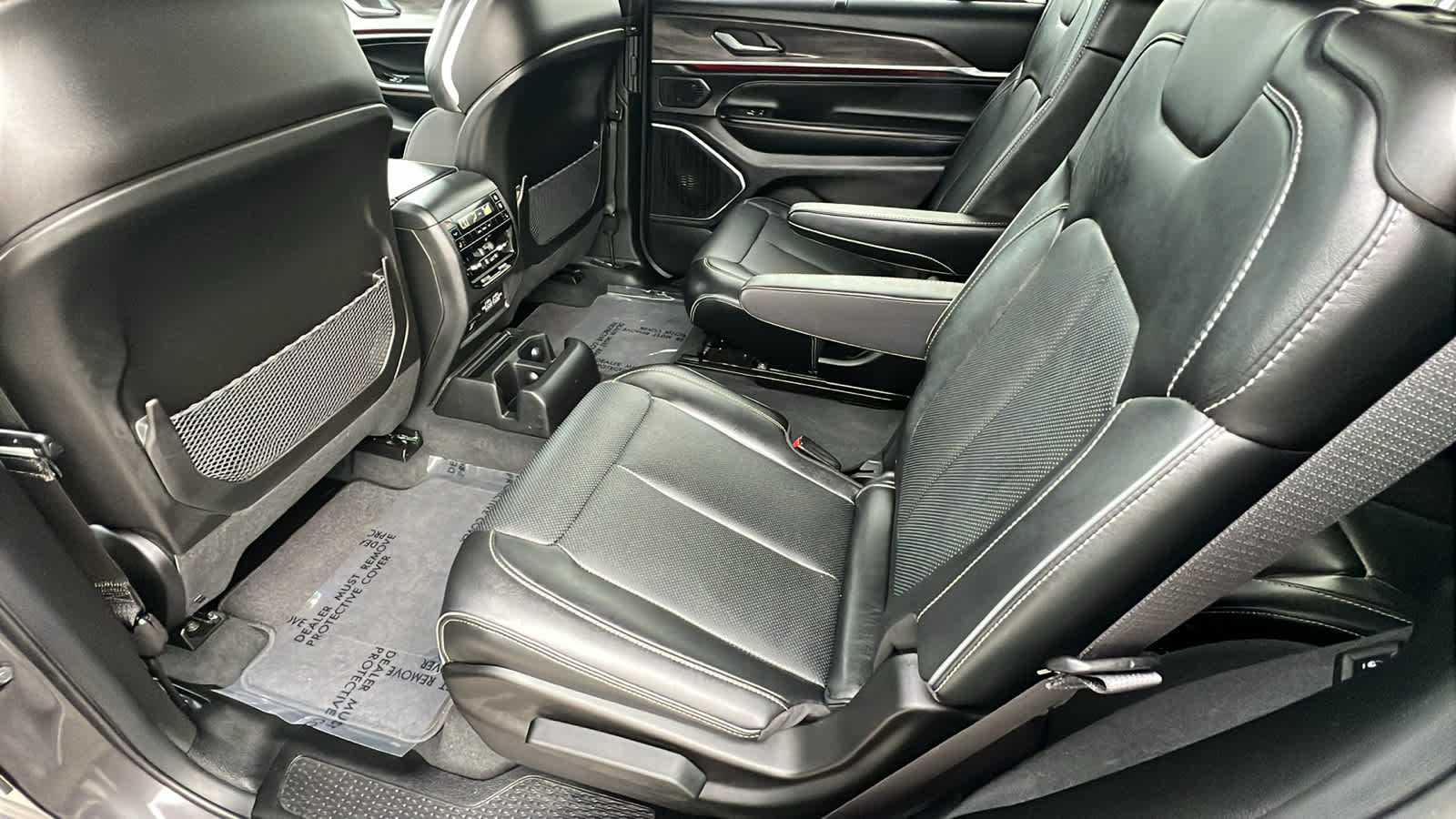 Thumbnail: 2025 Jeep Grand Cherokee L - 24