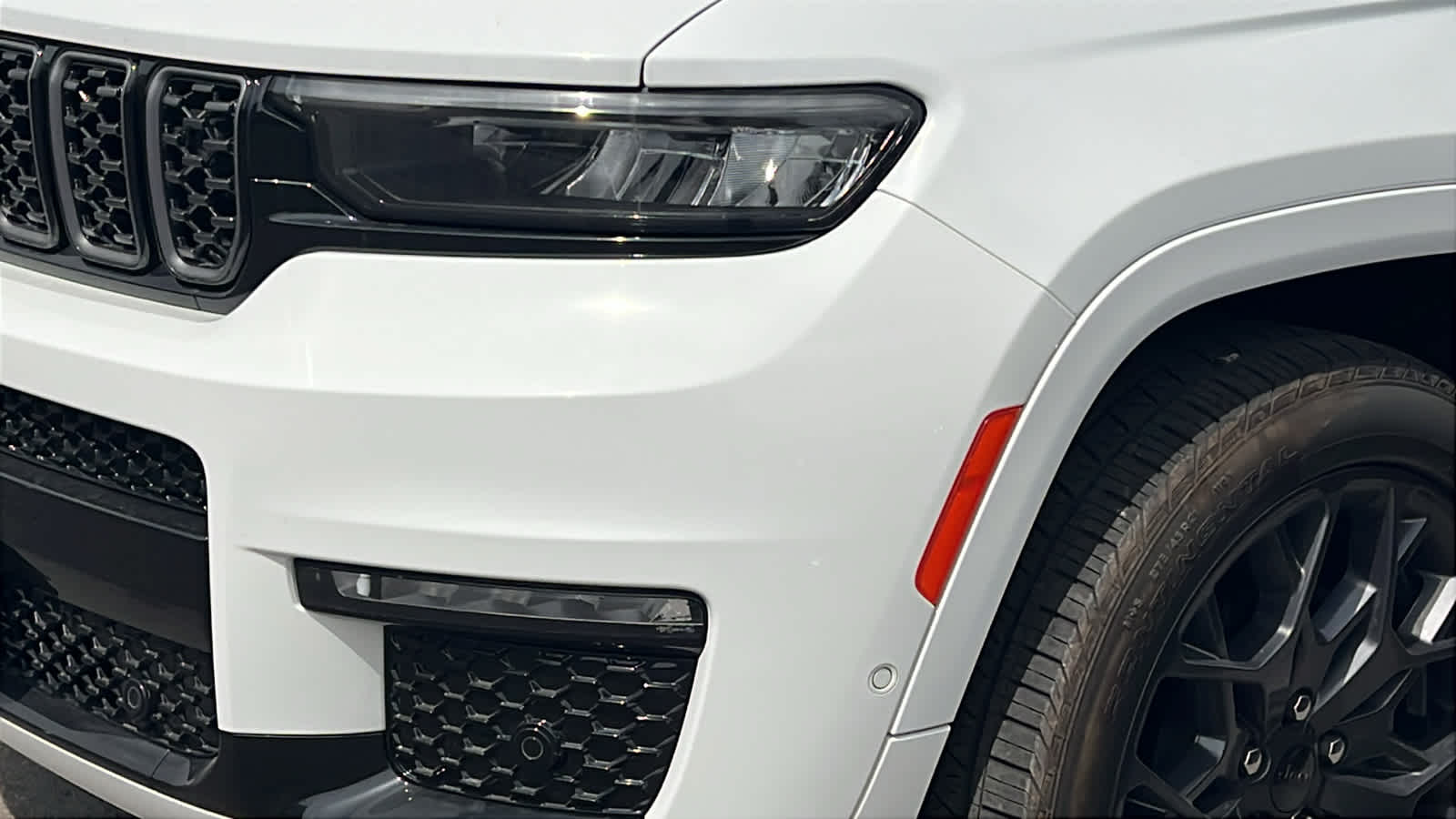 Thumbnail: 2023 Jeep Grand Cherokee - 8