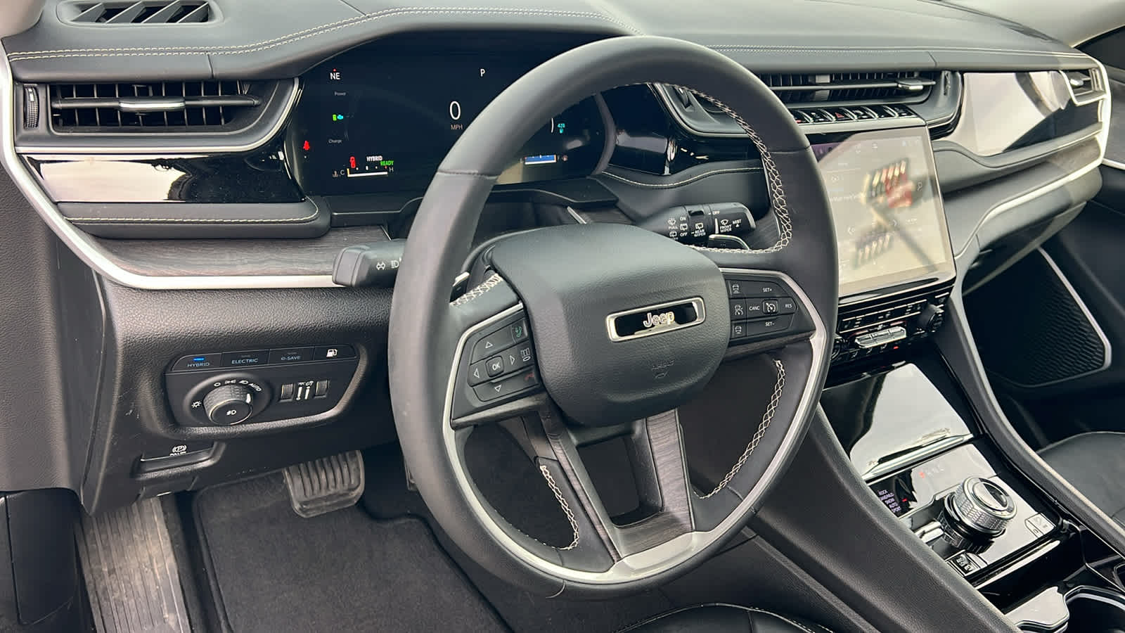 Thumbnail: 2022 Jeep Grand Cherokee - 10