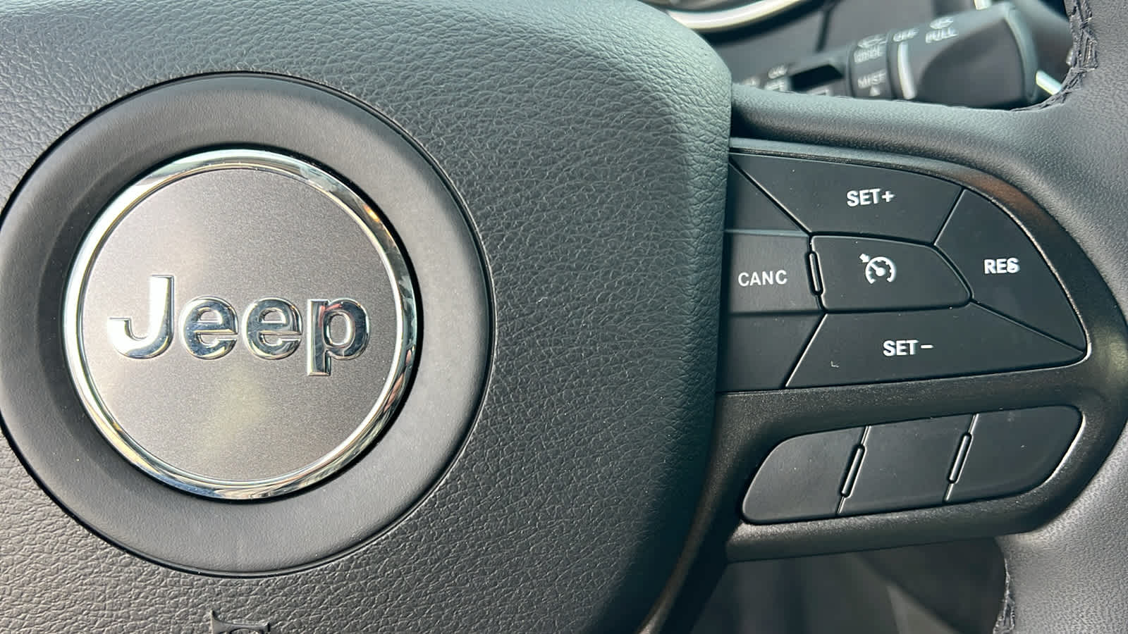 Thumbnail: 2022 Jeep Cherokee - 20