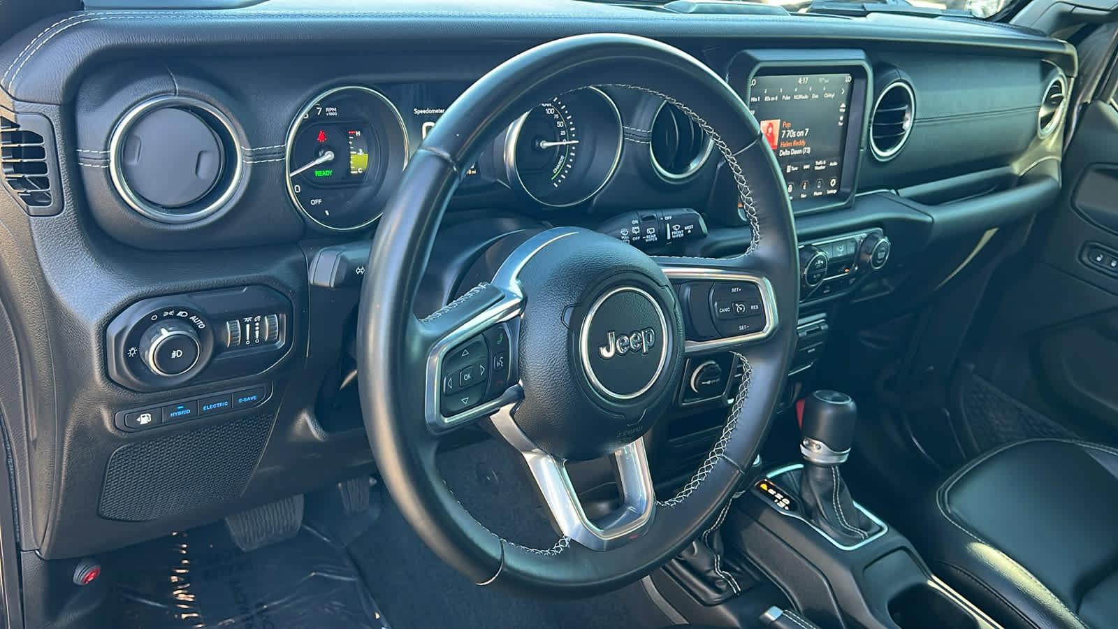 Thumbnail: 2022 Jeep Wrangler - 10