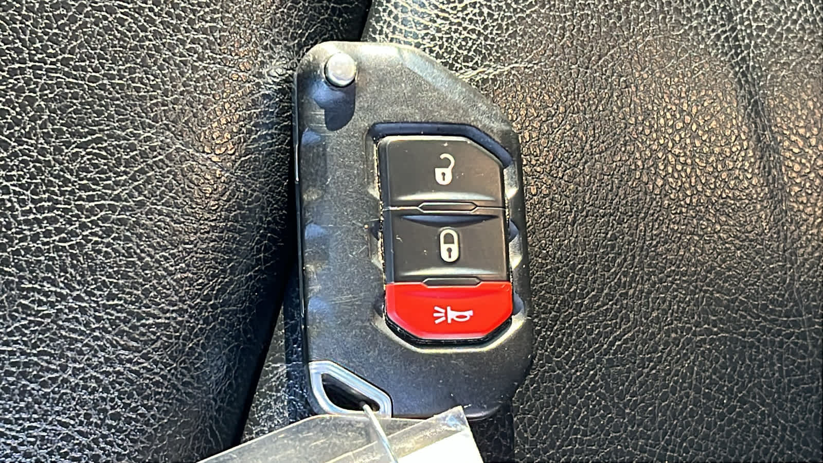 Thumbnail: 2021 Jeep Wrangler - 29