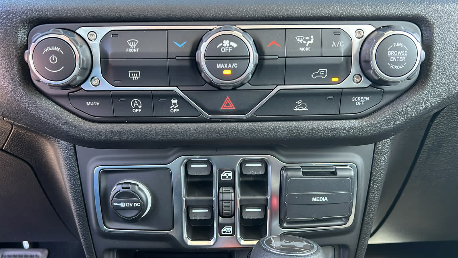 Thumbnail: 2026 Jeep Wrangler - 14