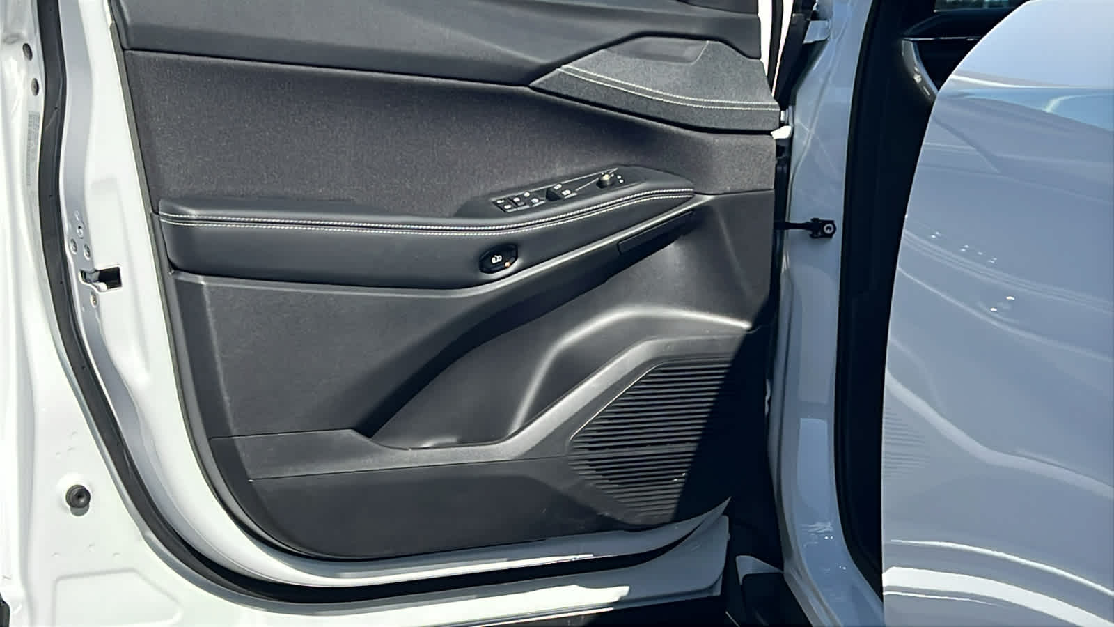 Thumbnail: 2026 Jeep Cherokee - 23