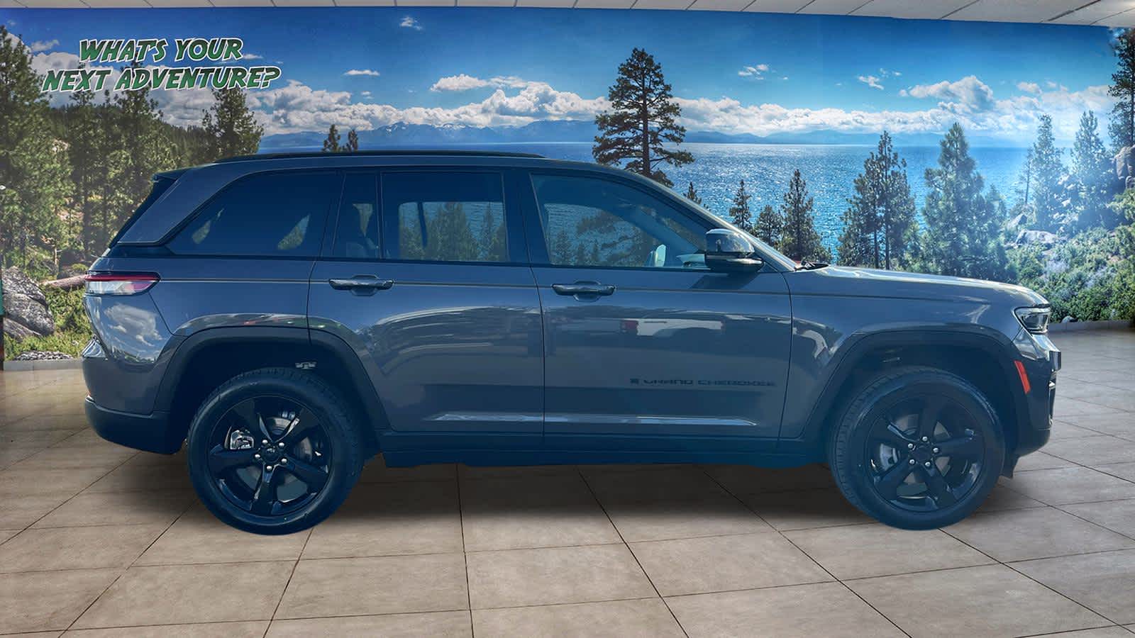 2023 Jeep Grand Cherokee Altitude photo 4