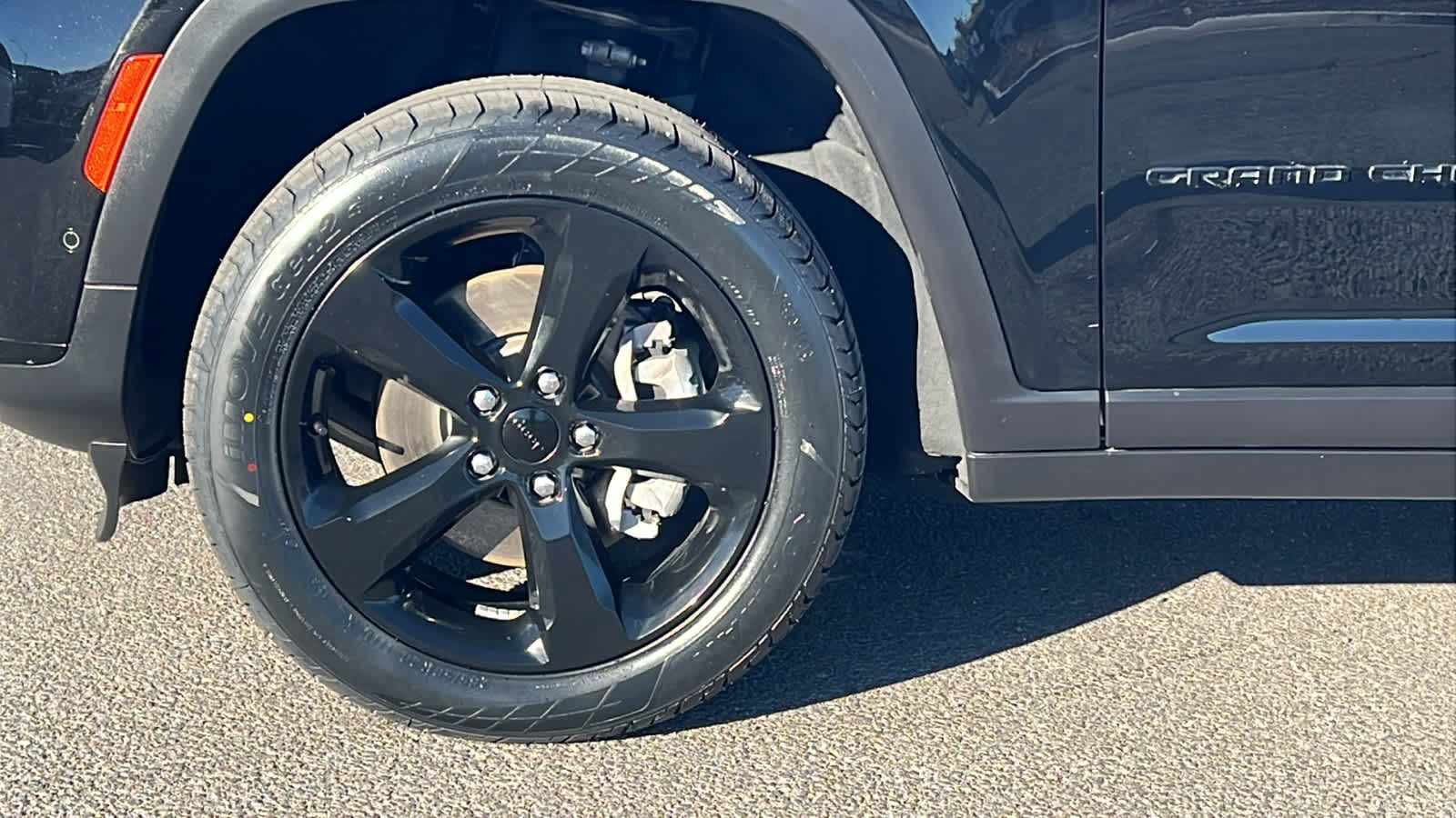 Thumbnail: 2023 Jeep Grand Cherokee - 9