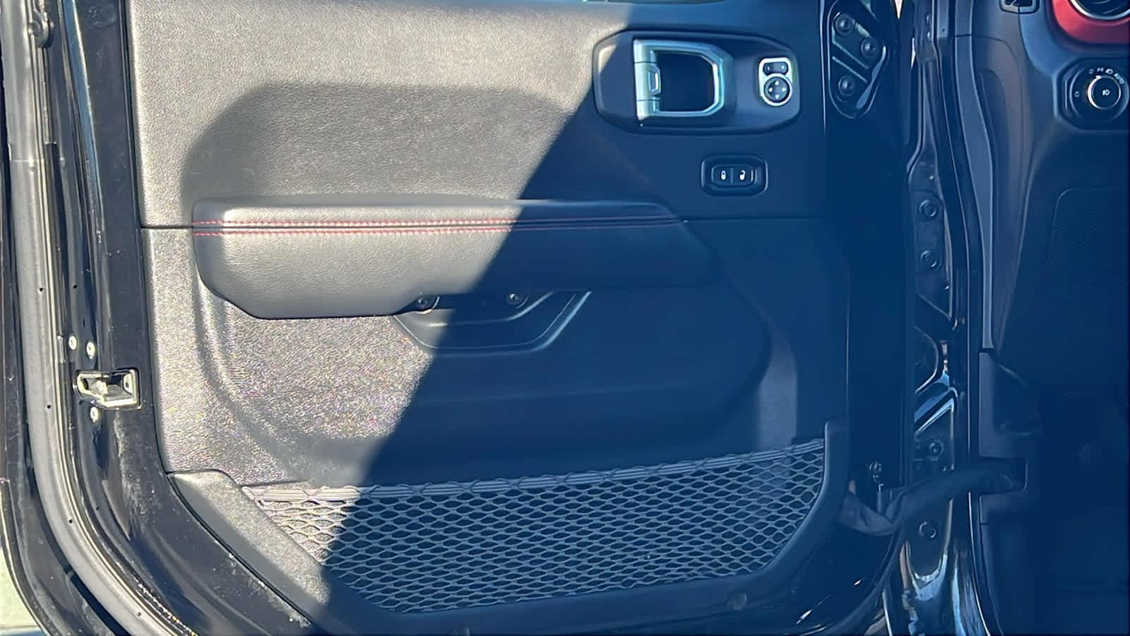 Thumbnail: 2021 Jeep Wrangler - 23