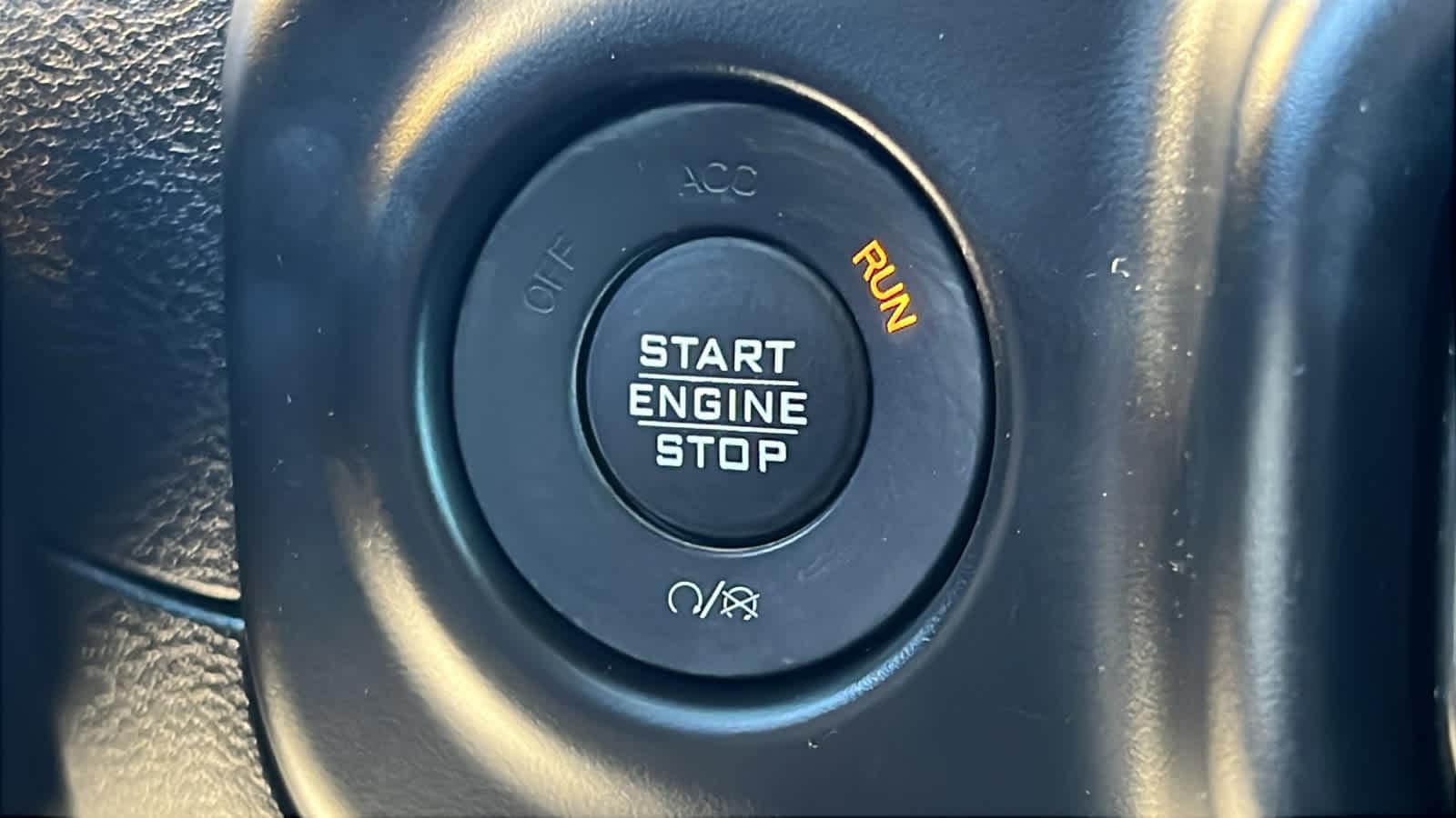 Thumbnail: 2019 Jeep Wrangler - 17