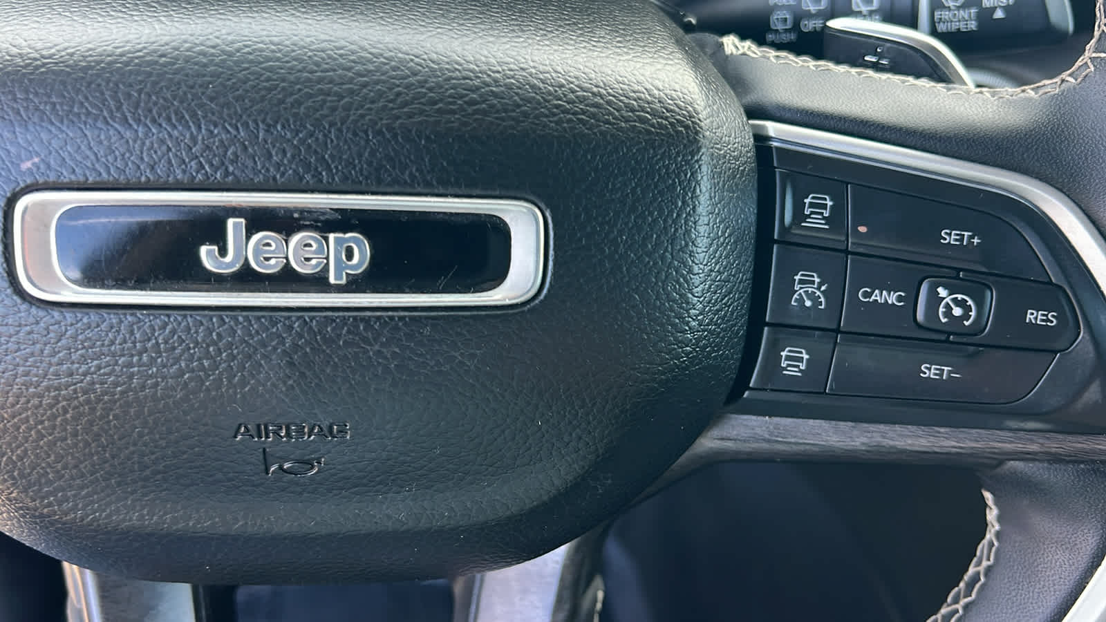 Thumbnail: 2023 Jeep Grand Cherokee - 20